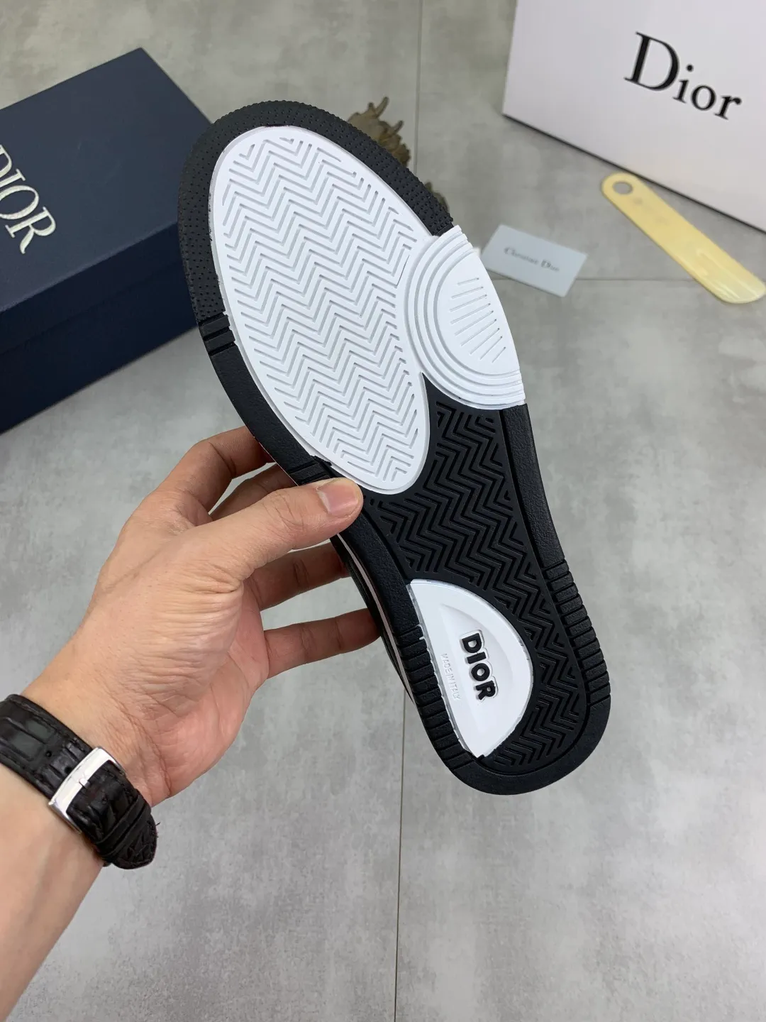 Men's Men's Shoes💰P400💰[New Style]🆘[Dior] 2025 Dior Original Lace-up Low-top Men's Shoes Classic casual shoes 🔥This model is the official flagship model with high quality and made by famous original designers. It is made of high-quality cowhide with original materials➕Comfortable and breathable mesh lining➕Pigskin insole. The perfect last shape and generous and fashionable design have attracted many consumers. Suitable for drivers to drive🚗. What you want is the highest quality in the market. Color: 4️⃣Color code number: 38--44 (45 customized)